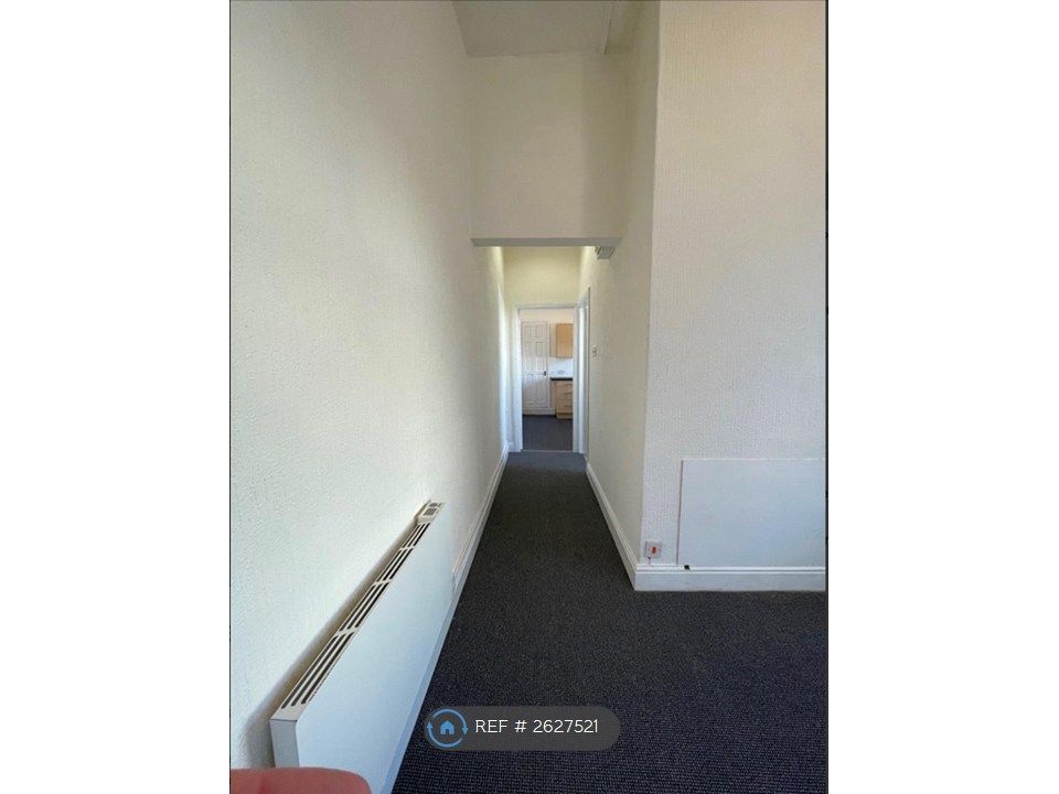 Property photo 3 of 7 Passageway