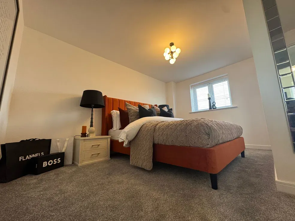 Property photo 3 of 8 Show Home