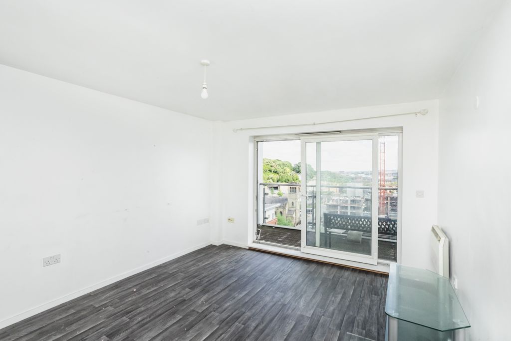 Property photo 3 of 34
