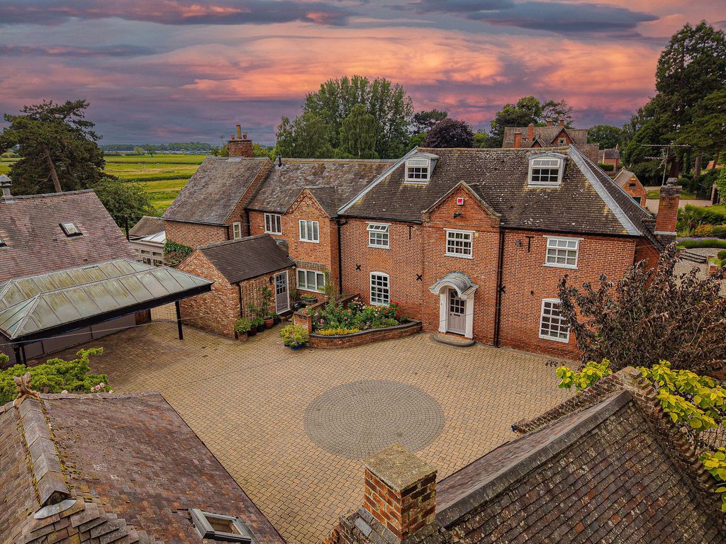 Property photo 1 of 54