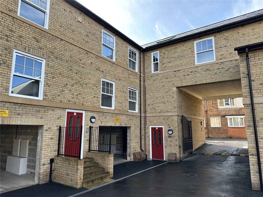 Property photo 3 of 11 Picture No. 15