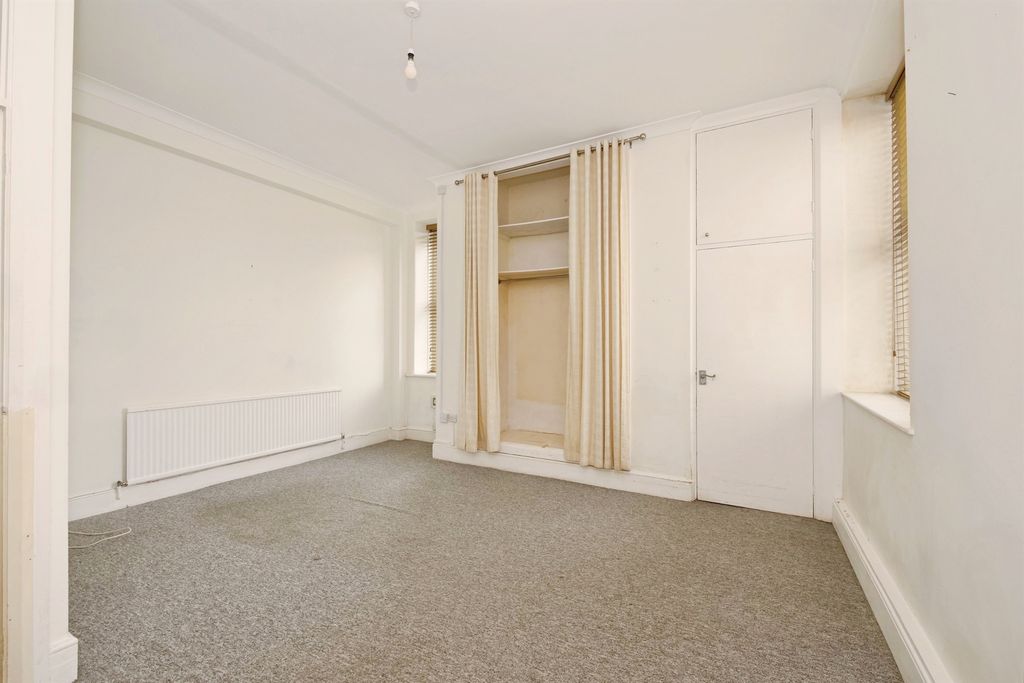Property photo 3 of 24