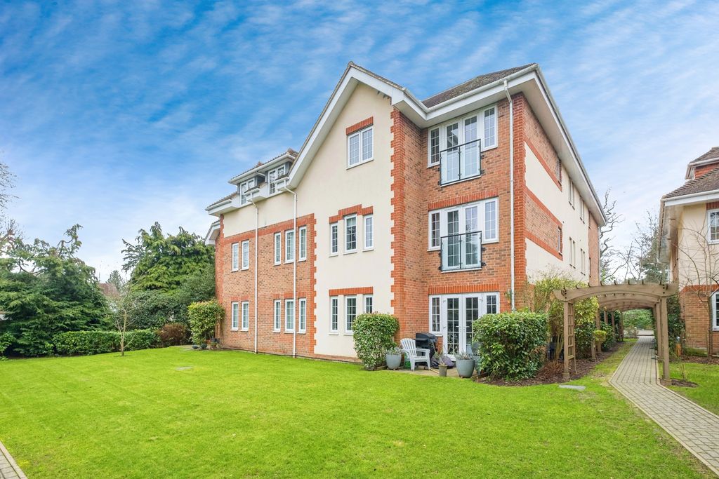 Property photo 1 of 15 External