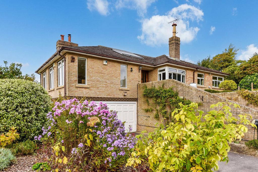 Property photo 2 of 30