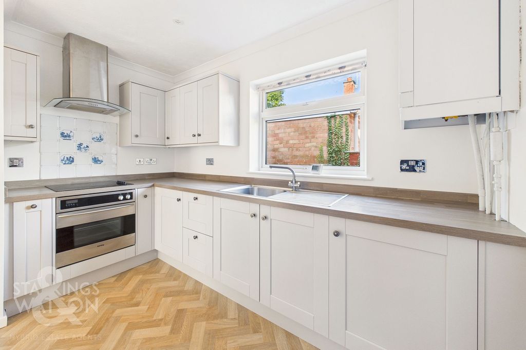 Property photo 2 of 22