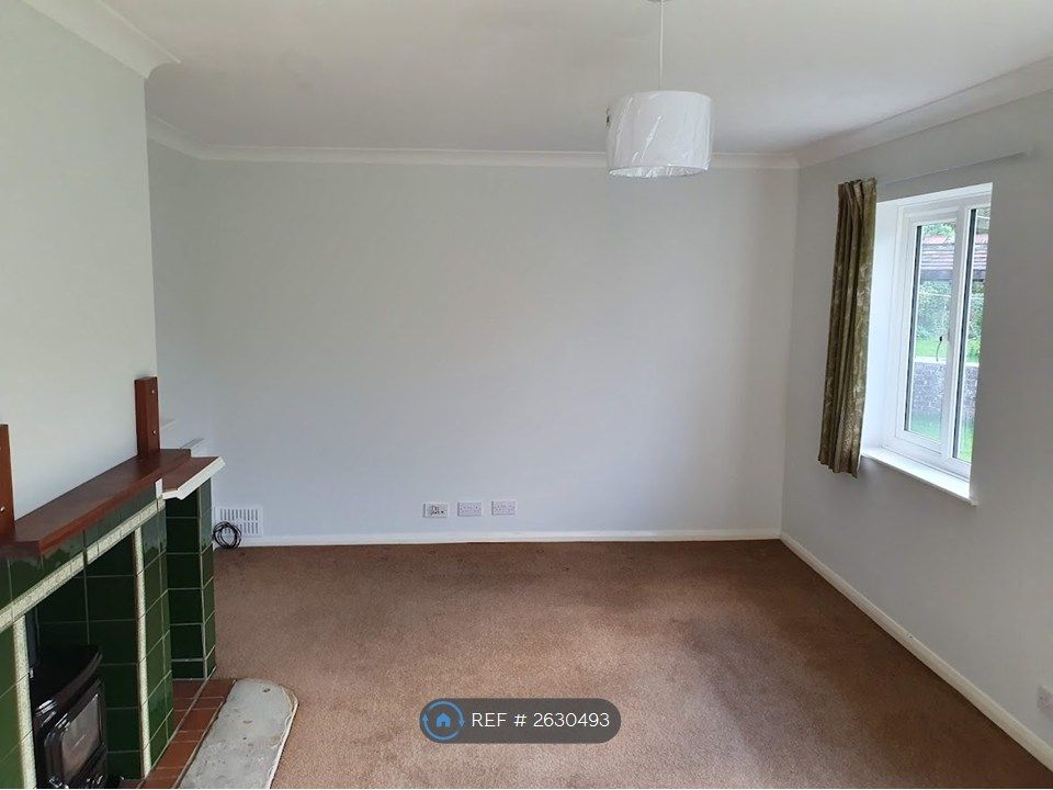 Property photo 3 of 12 Living Room