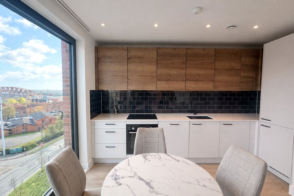 Property photo 3 of 9 Picture 3