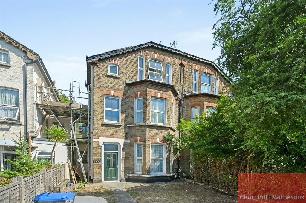 Property photo 1 of 9