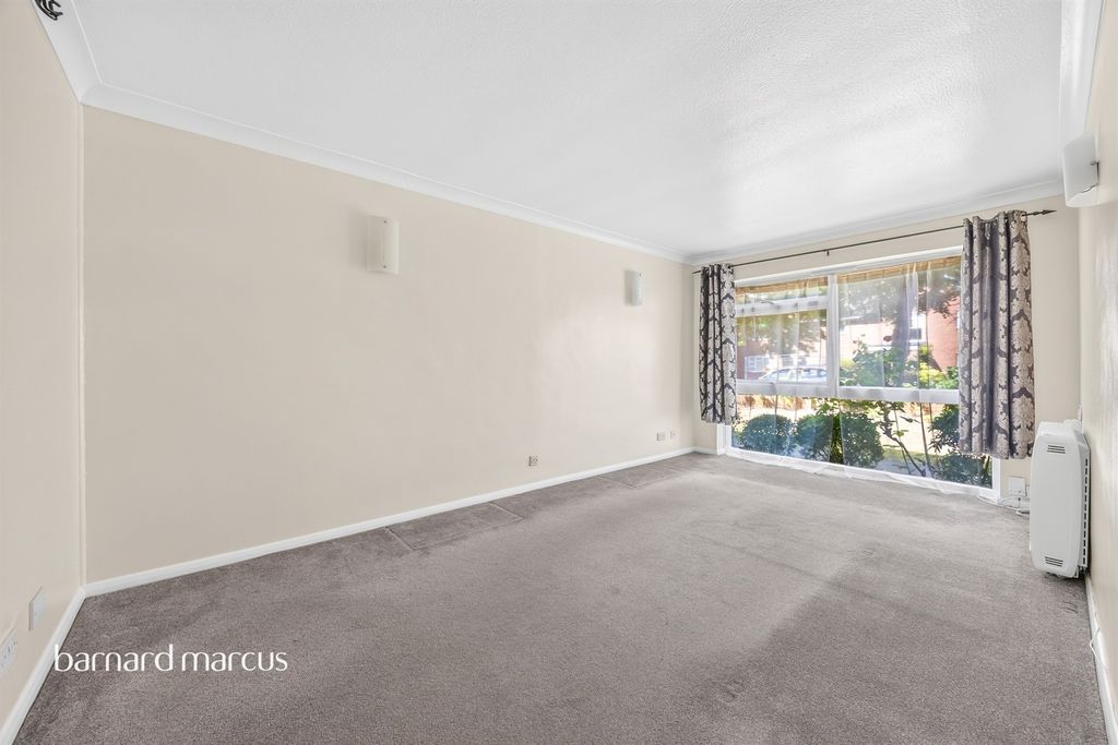 Property photo 3 of 8