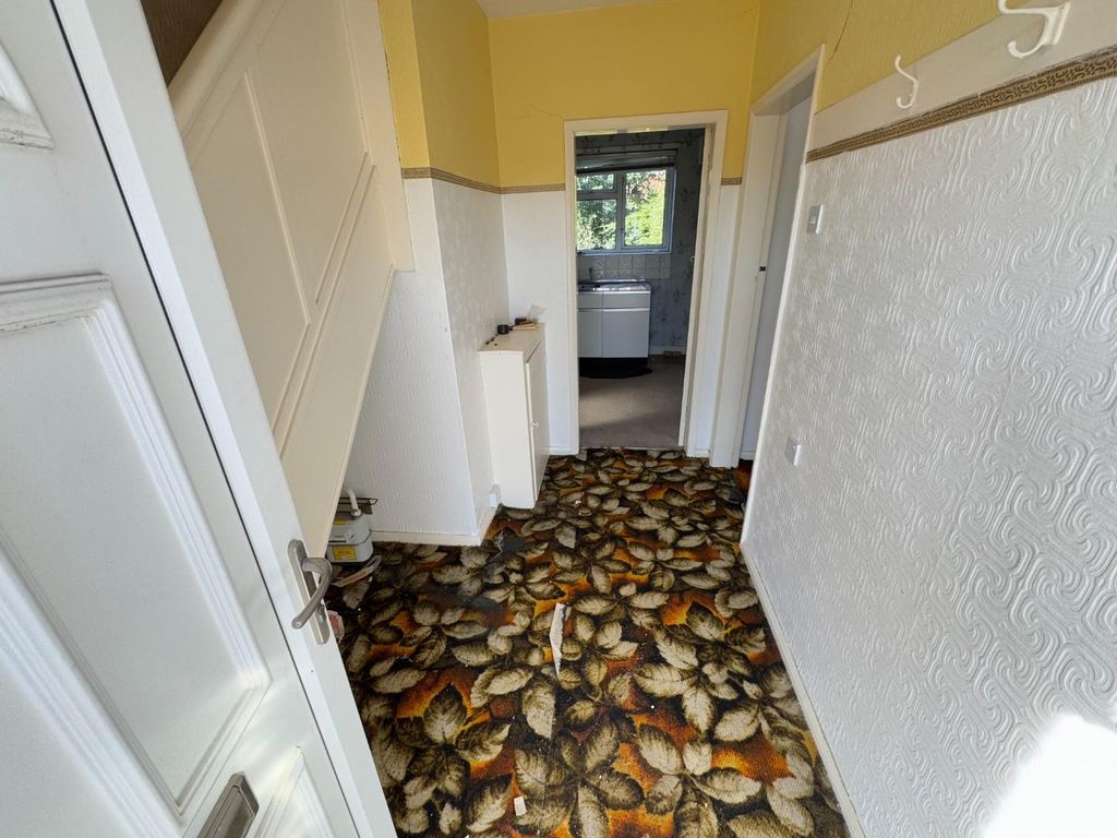 Property photo 3 of 15 Hall