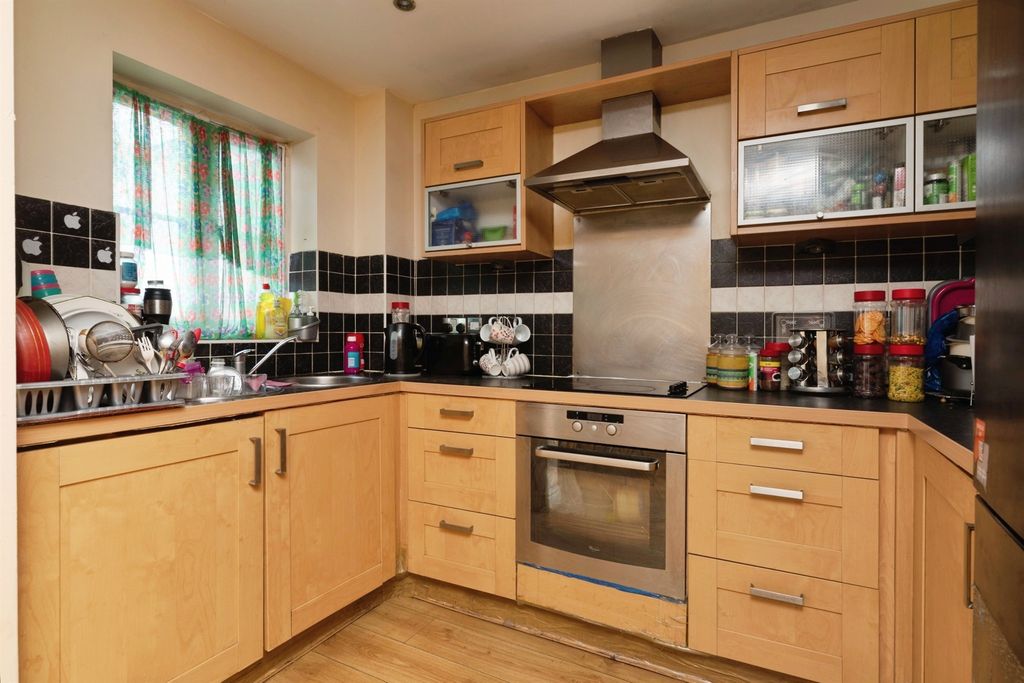 Property photo 3 of 14