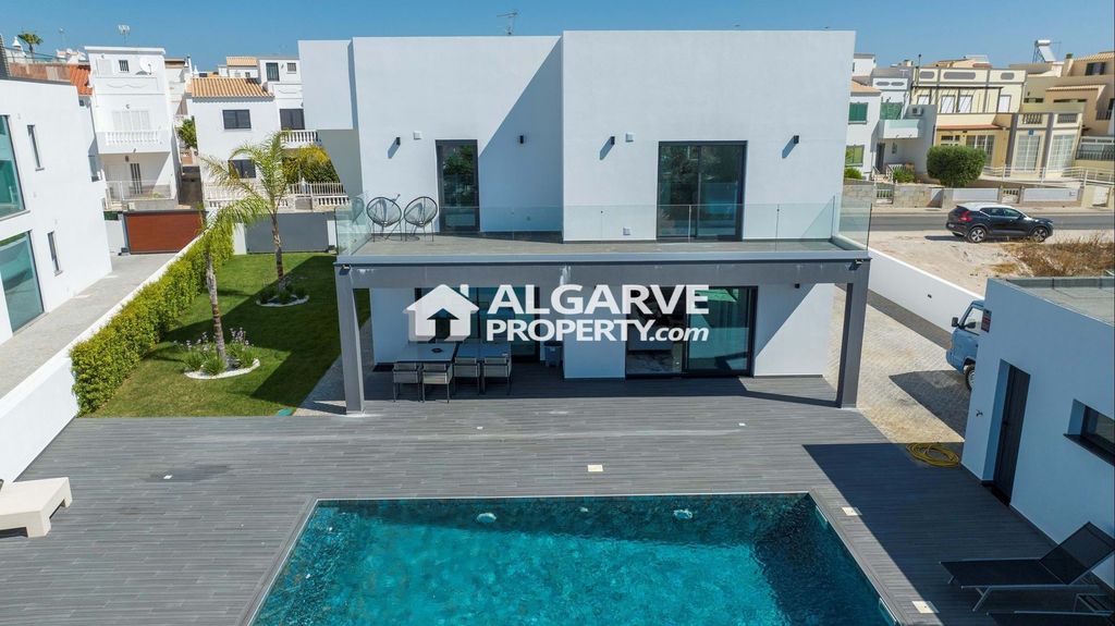 Property photo 1 of 44 Wonderful 4 Bedroom Villa, Just A Few Steps From Fuseta Beach, Algarve