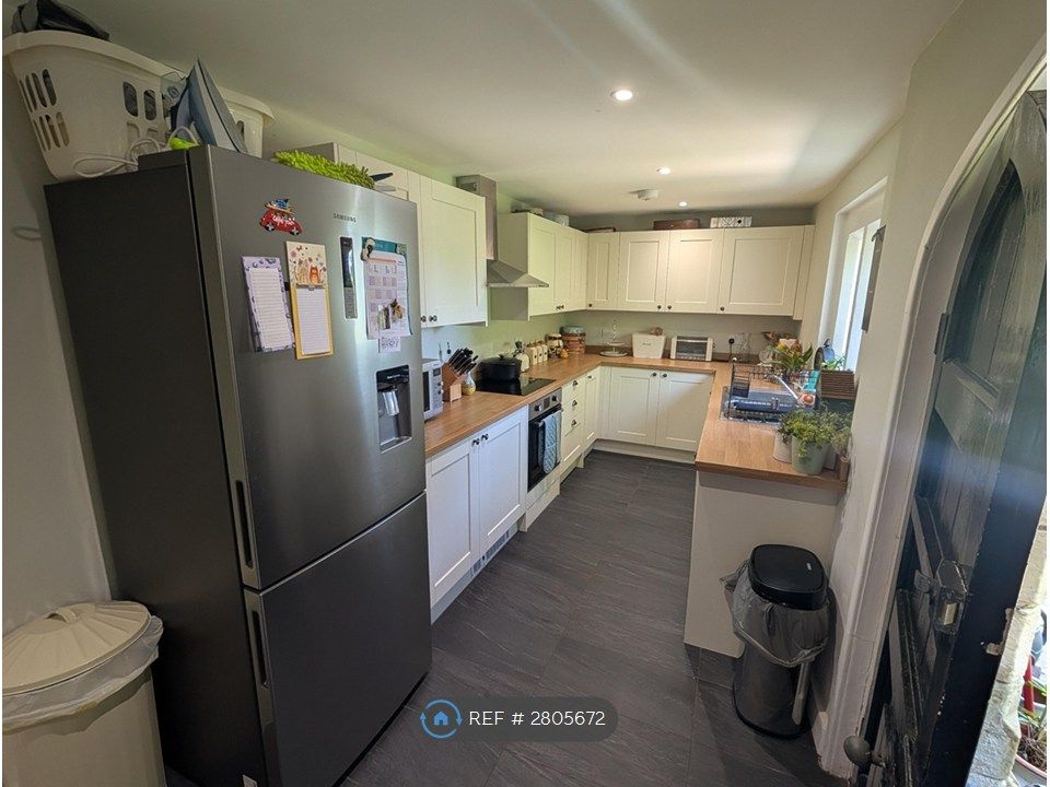 Property photo 2 of 9 Kitchen