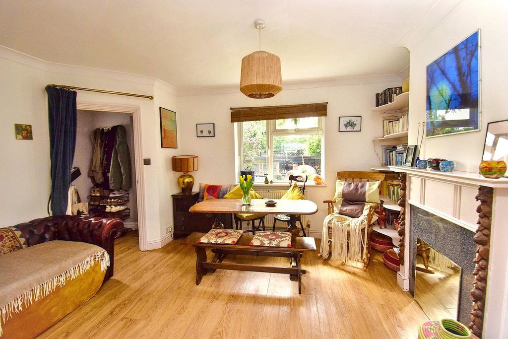 Property photo 3 of 23