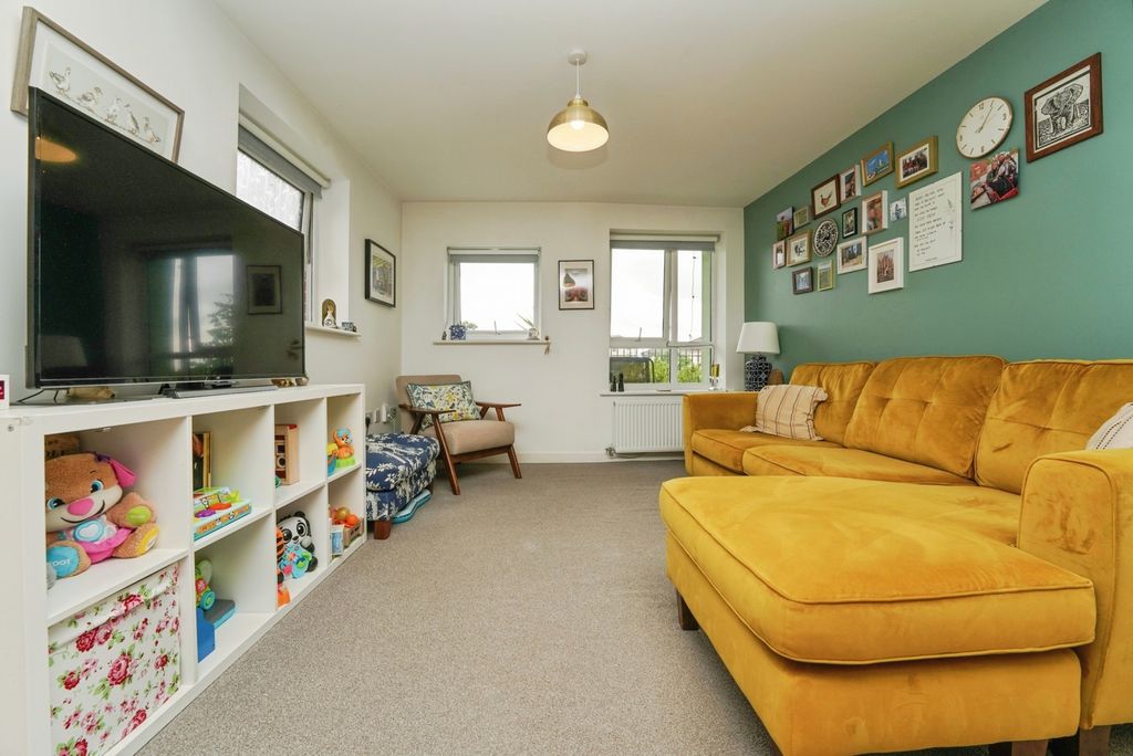 Property photo 2 of 14 Photo