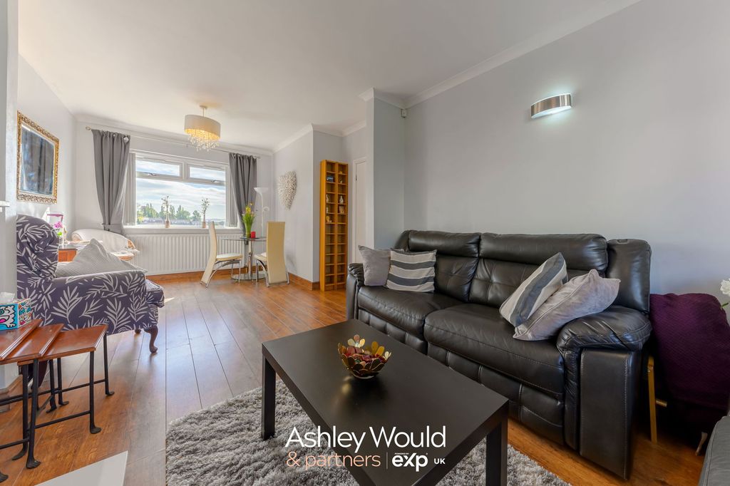 Property photo 3 of 21