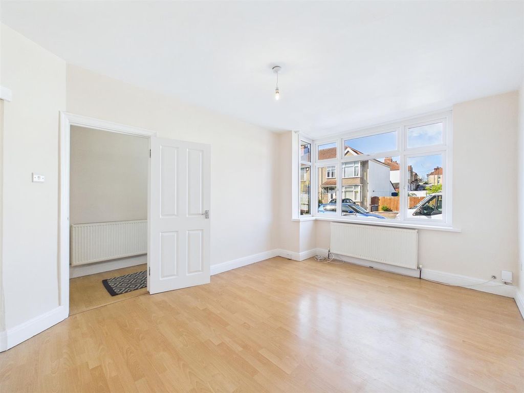 Property photo 2 of 21 Three Bedroom End-Terrace (1).Jpg