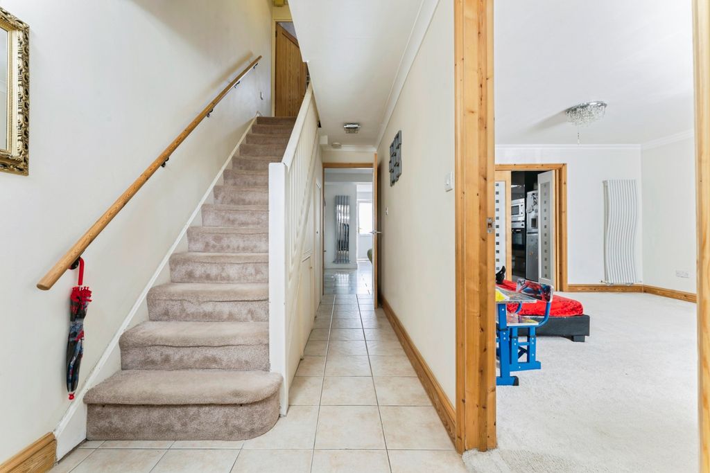 Property photo 2 of 20 Hallway