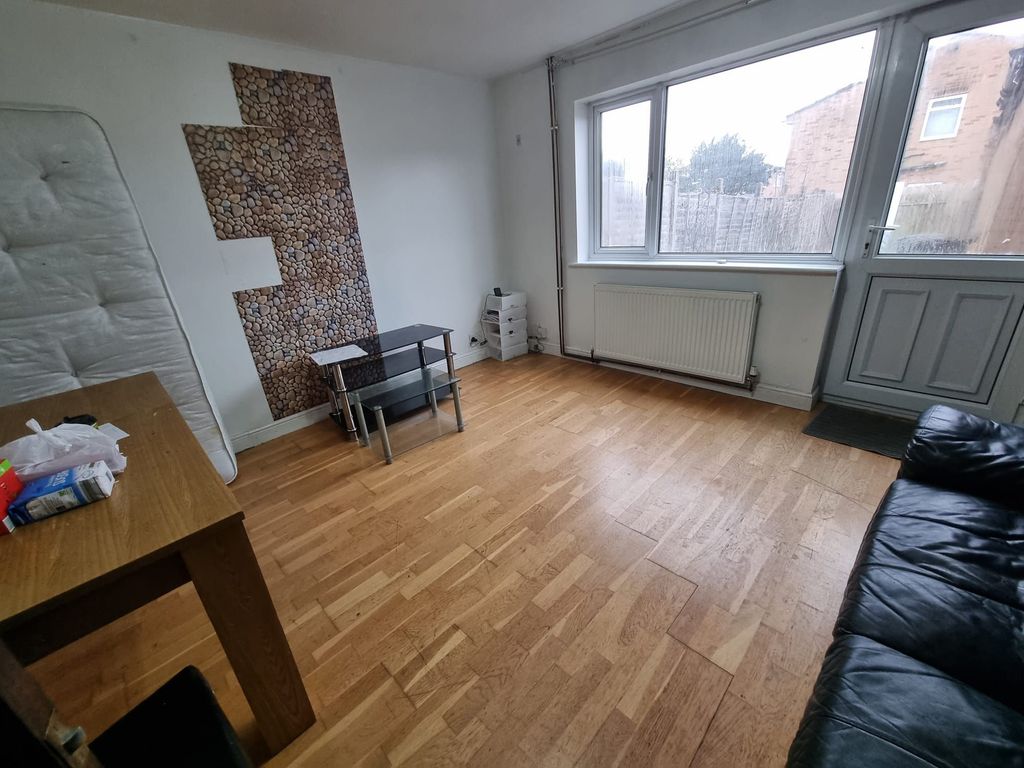 Property photo 2 of 11 Photograph 2