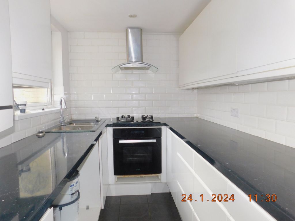 Property photo 3 of 5 11 Cundall Rd 24.01 (6)