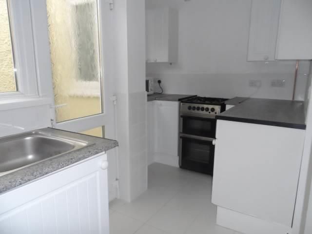 Property photo 2 of 9 Kitchen