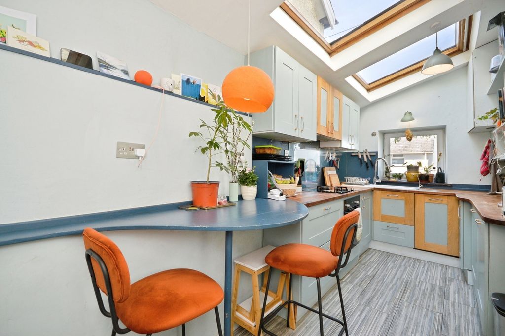 Property photo 2 of 19 Pbox-Img.Jpg