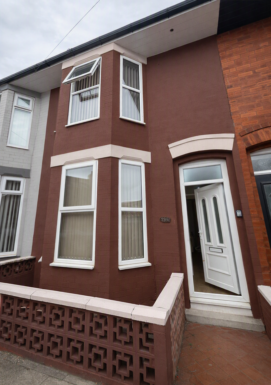 Property photo 1 of 9