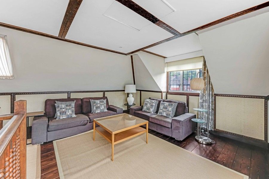 Property photo 2 of 25