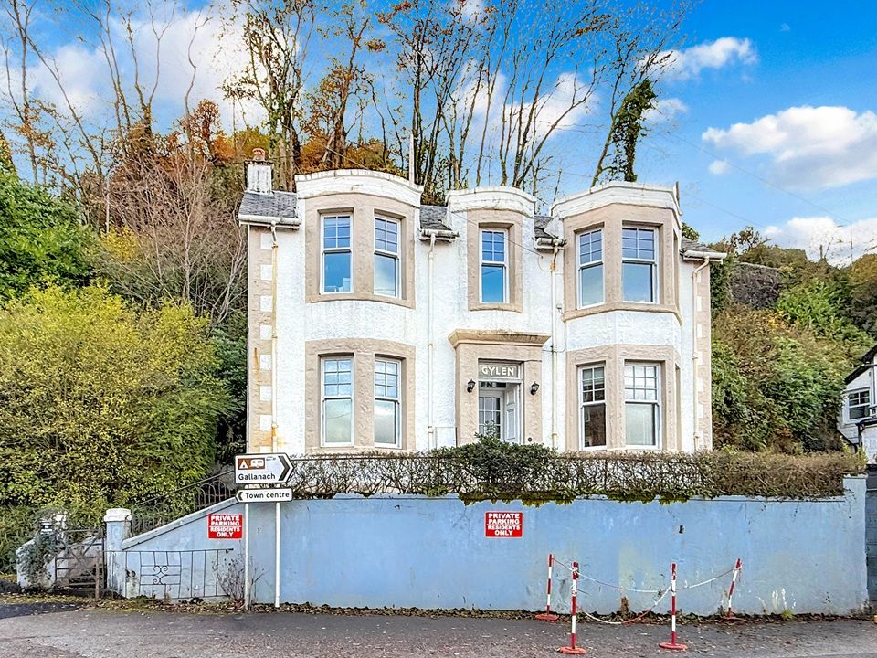 Property photo 2 of 27