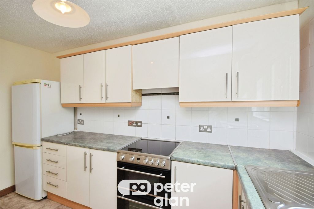 Property photo 3 of 24