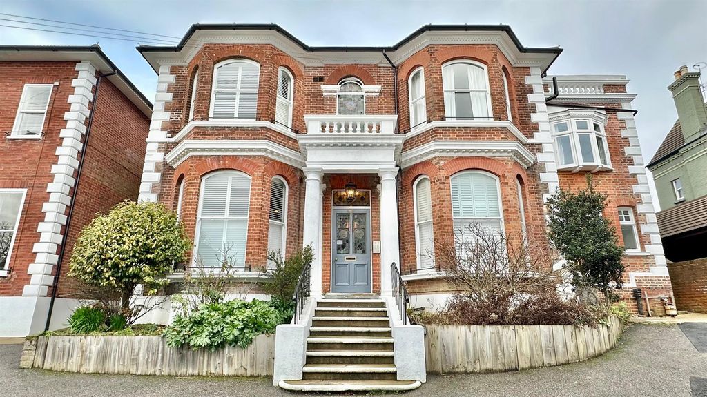 Property photo 1 of 27