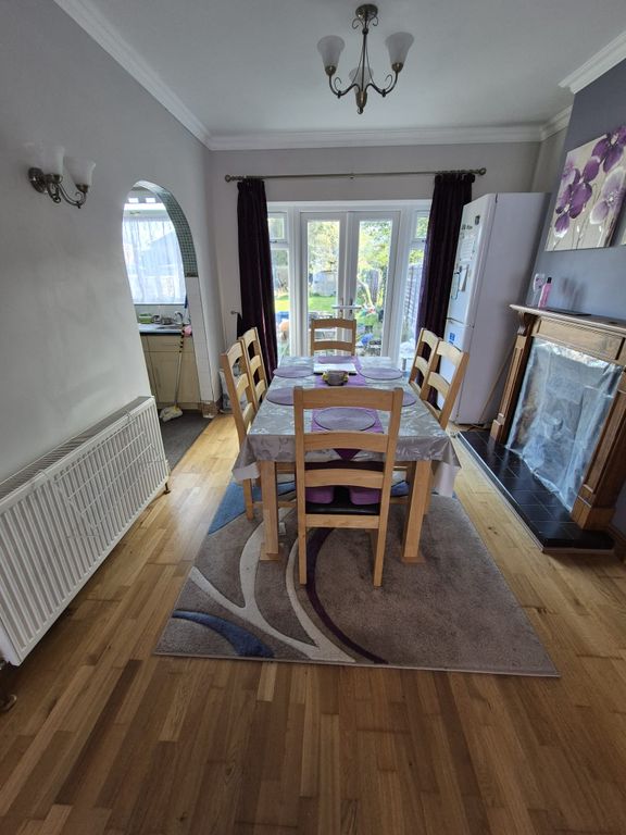 Property photo 3 of 10 Diner