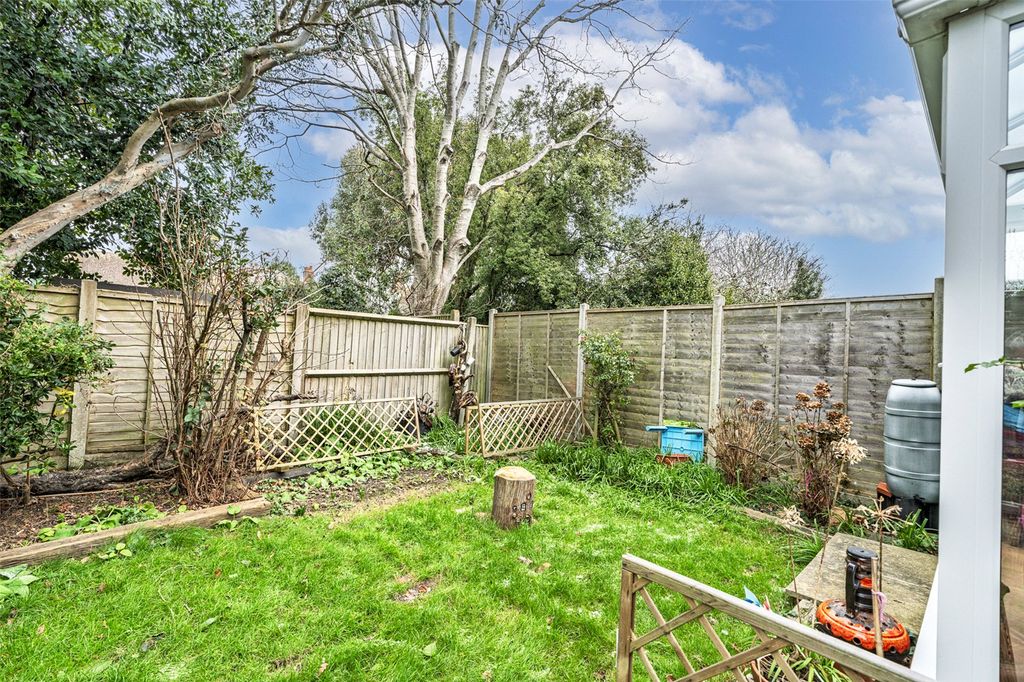 Property photo 2 of 19 Picture No. 13