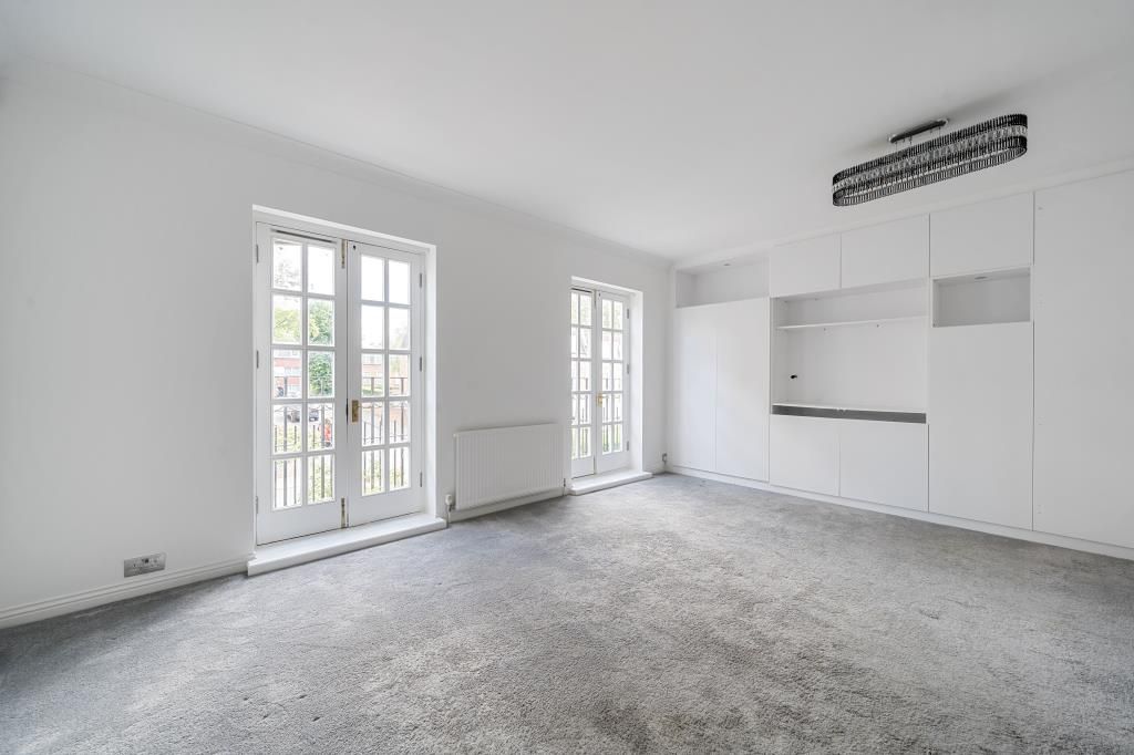 Property photo 3 of 11 Receptio Room