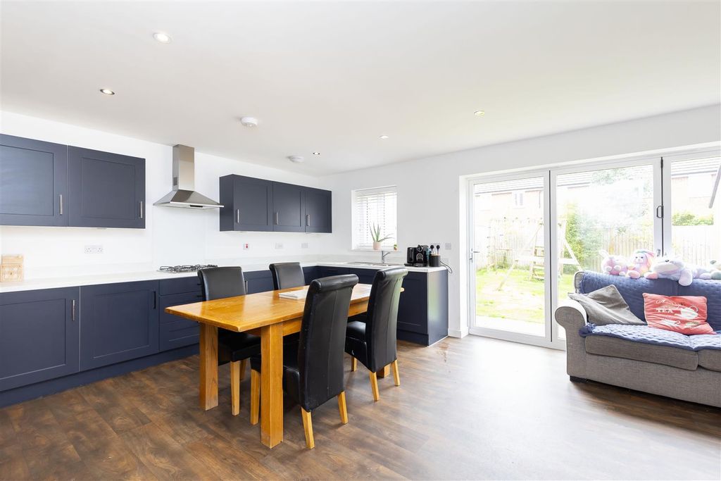 Property photo 3 of 36 Kitchen / Dining / Entertaining