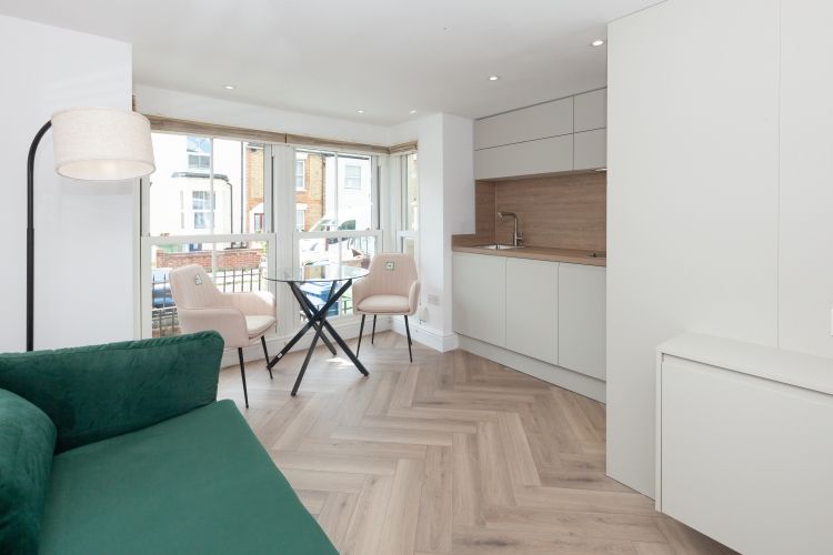 Property photo 1 of 6 226973