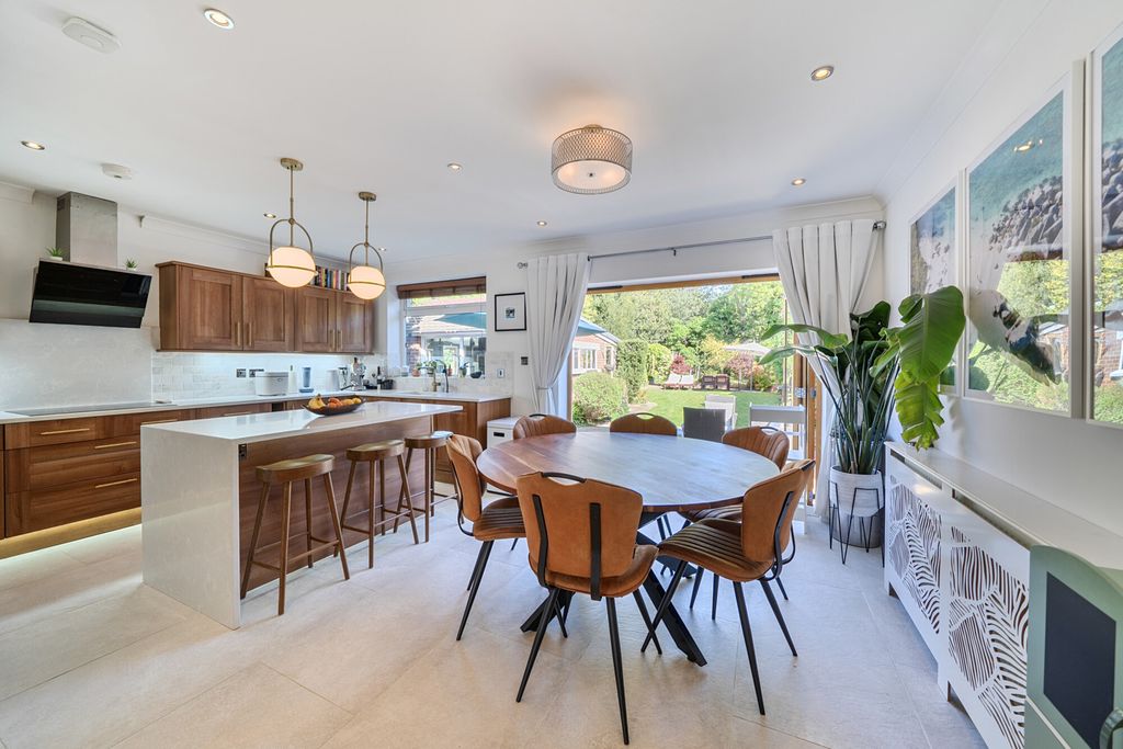 Property photo 2 of 24 1449932-15-69E8E0...