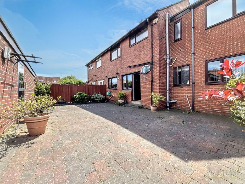 Property photo 3 of 35