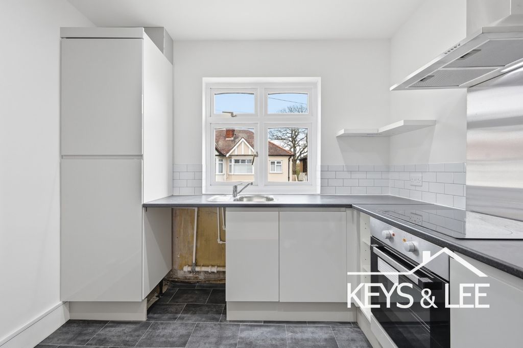 Property photo 3 of 10 5078783