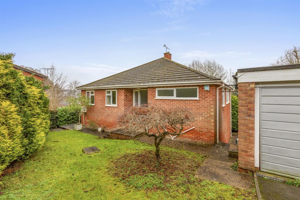 Property photo 2 of 22 3 Terry Orchard, Hp13 6Qh-2.Jpg