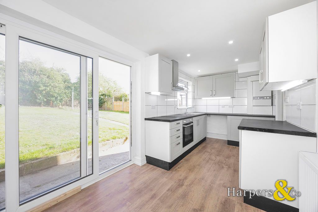 Property photo 2 of 17 Photo 11