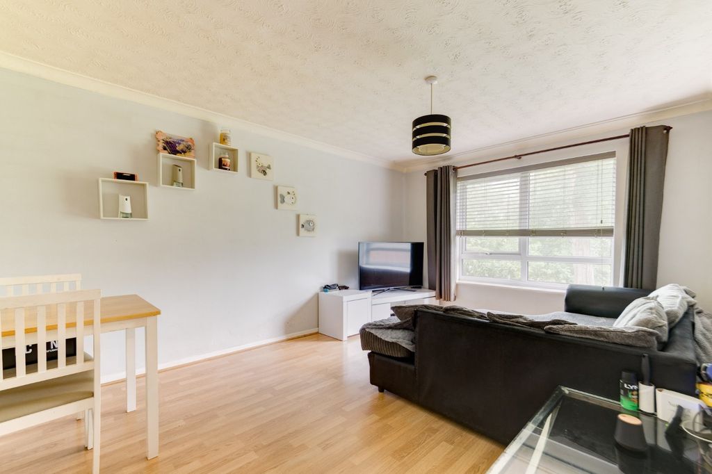 Property photo 2 of 11 Picture No. 04