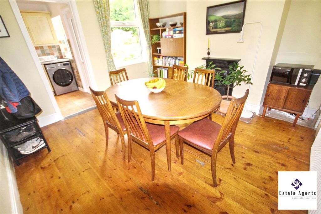 Property photo 3 of 19 Dining Room