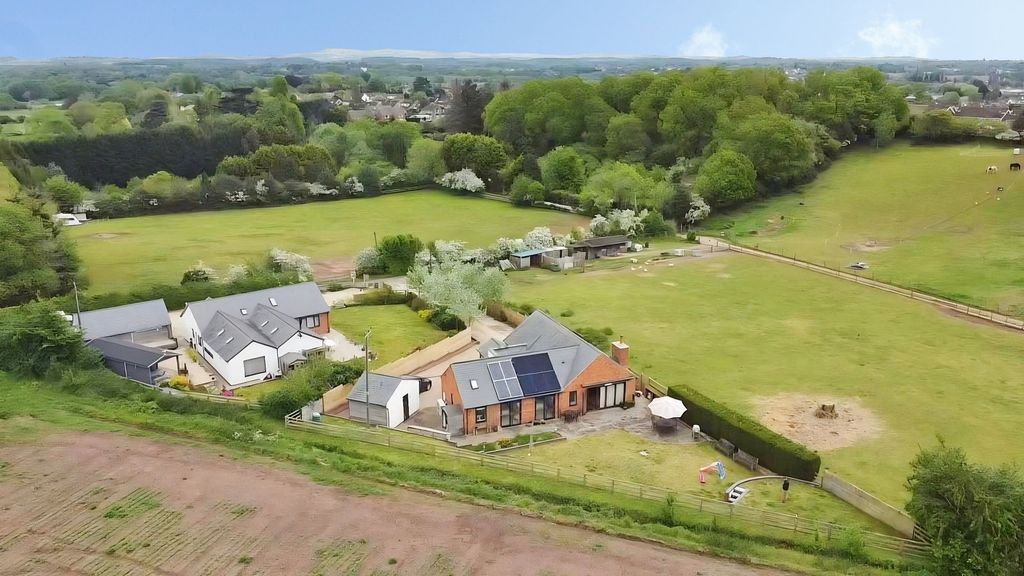 Property photo 2 of 36