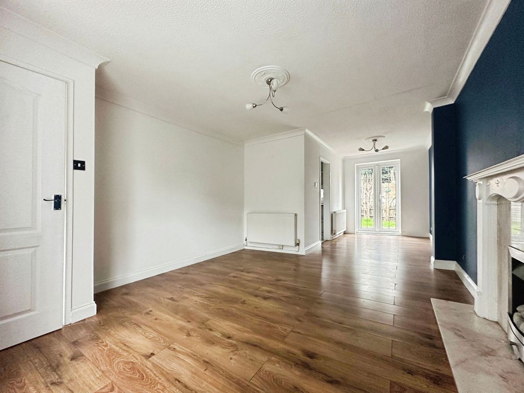 Property photo 3 of 28