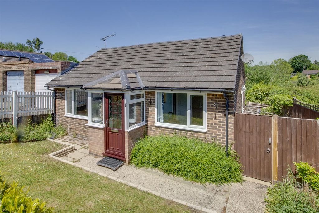 Property photo 1 of 12 1 Georges Hill, Hp15 6Be-12.Jpg
