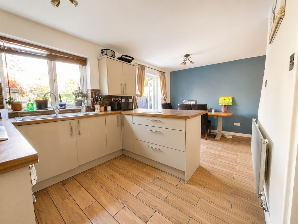 Property photo 2 of 18 Picture No. 28