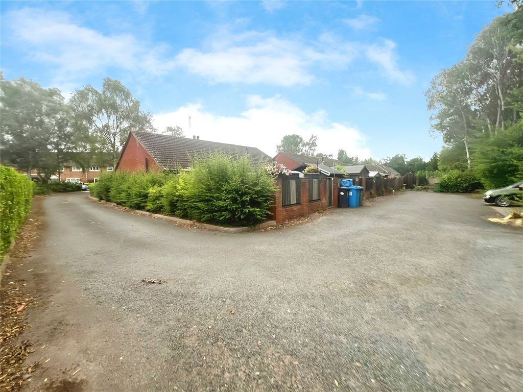 Property photo 3 of 14 Resident Parkig