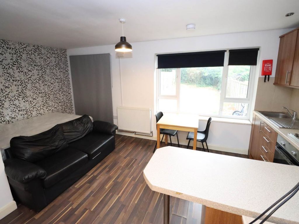 Property photo 3 of 5 2