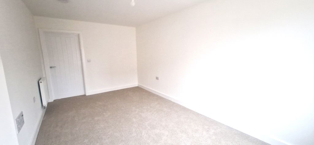 Property photo 2 of 4 Living Room